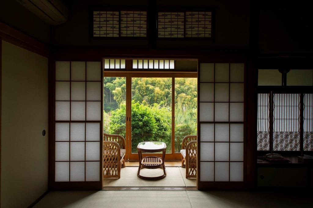 Hotel Nanzanso Izunokuni Quarto foto